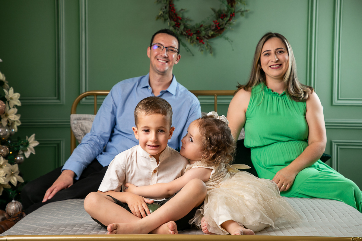 campanha-fotografica-de-natal-cenario-fotografico-de-natal-ideia-de-cenario-de-natal-fundo-fotografico-de-natal-fotos-de-natal-ideias-de-arvore-de-natal-fotos-de-natal-em-familia-natal-2025-tendencias-fotografo-em-barbcena-estudio-de-fotos-isabela-lobato