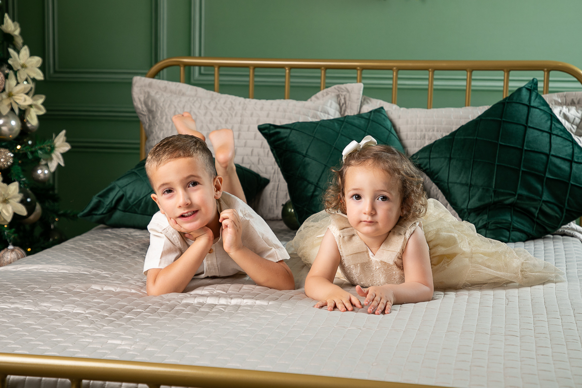 campanha-fotografica-de-natal-cenario-fotografico-de-natal-ideia-de-cenario-de-natal-fundo-fotografico-de-natal-fotos-de-natal-ideias-de-arvore-de-natal-fotos-de-natal-em-familia-natal-2025-tendencias-fotografo-em-barbcena-estudio-de-fotos-isabela-lobato