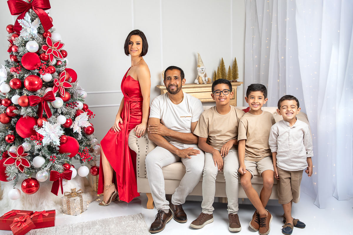 campanha-fotografica-de-natal-cenario-fotografico-de-natal-ideia-de-cenario-de-natal-fundo-fotografico-de-natal-fotos-de-natal-ideias-de-arvore-de-natal-fotos-de-natal-em-familia-natal-2025-tendencias-fotografo-em-barbcena-estudio-de-fotos-isabela-lobato
