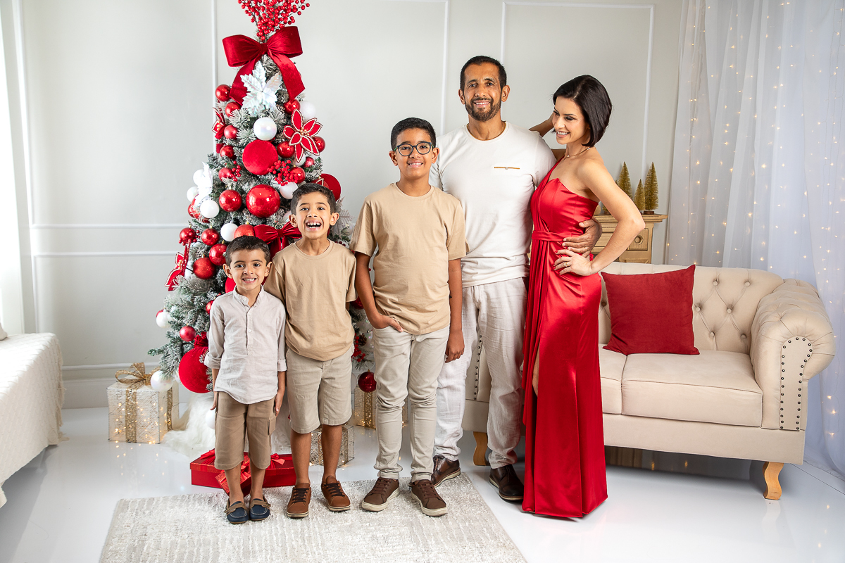 campanha-fotografica-de-natal-cenario-fotografico-de-natal-ideia-de-cenario-de-natal-fundo-fotografico-de-natal-fotos-de-natal-ideias-de-arvore-de-natal-fotos-de-natal-em-familia-natal-2025-tendencias-fotografo-em-barbcena-estudio-de-fotos-isabela-lobato