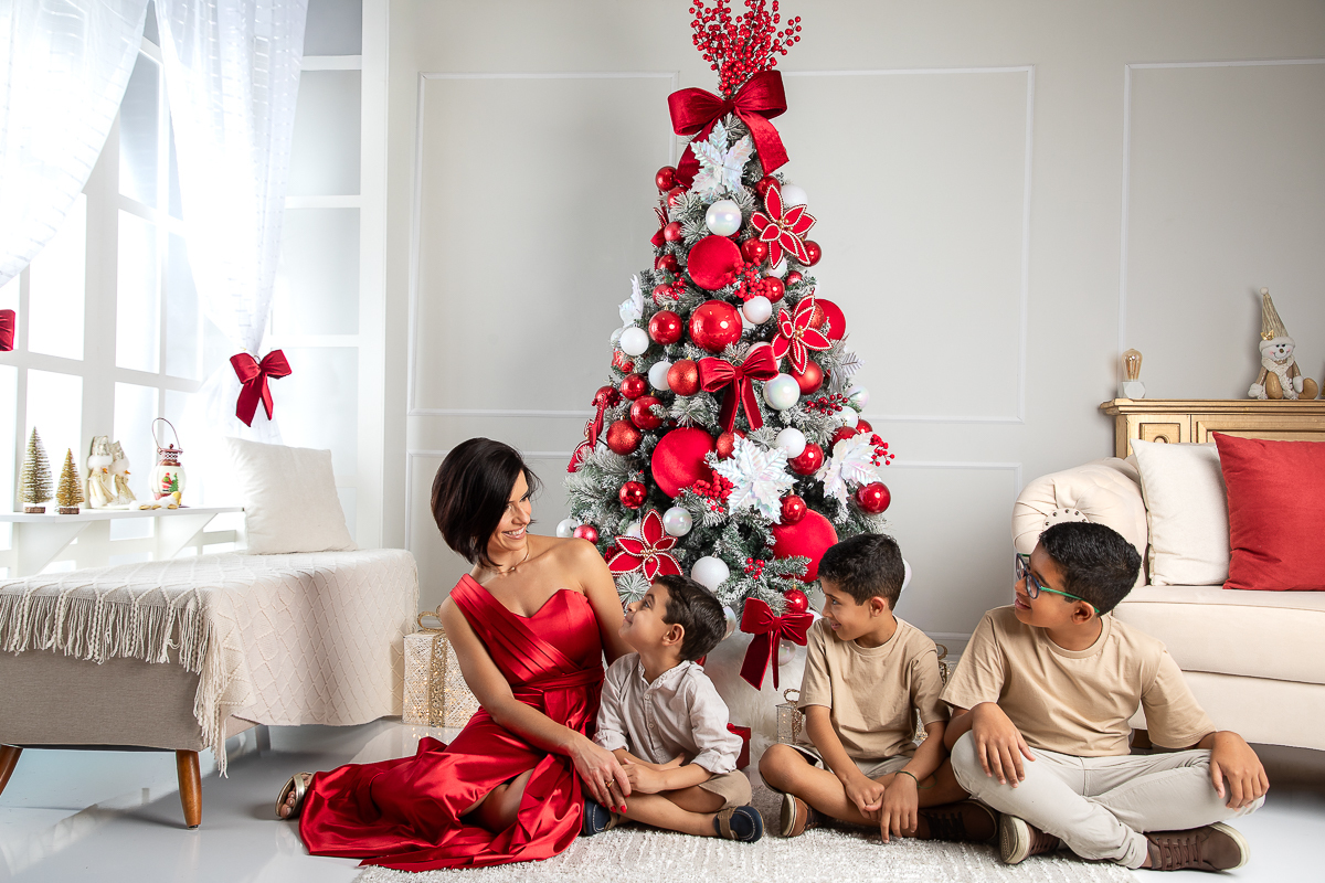 campanha-fotografica-de-natal-cenario-fotografico-de-natal-ideia-de-cenario-de-natal-fundo-fotografico-de-natal-fotos-de-natal-ideias-de-arvore-de-natal-fotos-de-natal-em-familia-natal-2025-tendencias-fotografo-em-barbcena-estudio-de-fotos-isabela-lobato