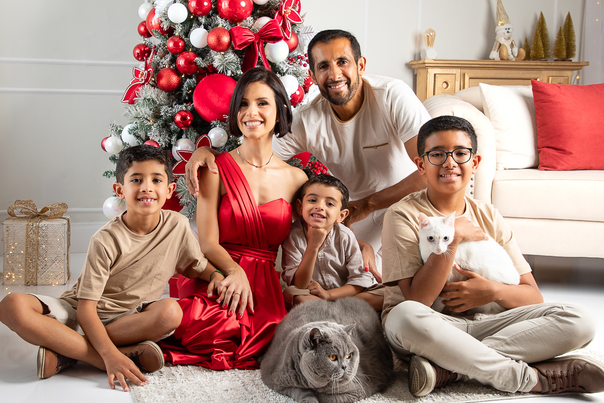 campanha-fotografica-de-natal-cenario-fotografico-de-natal-ideia-de-cenario-de-natal-fundo-fotografico-de-natal-fotos-de-natal-ideias-de-arvore-de-natal-fotos-de-natal-em-familia-natal-2025-tendencias-fotografo-em-barbcena-estudio-de-fotos-isabela-lobato