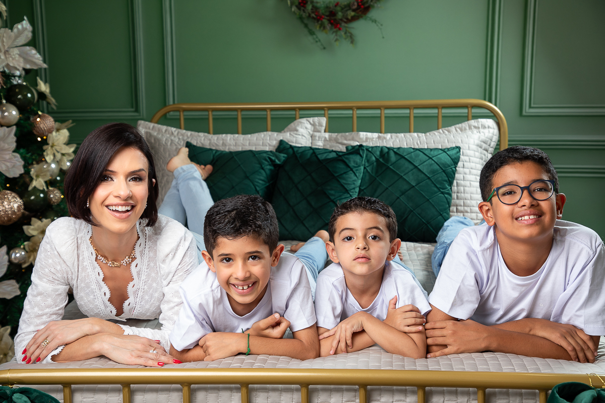 campanha-fotografica-de-natal-cenario-fotografico-de-natal-ideia-de-cenario-de-natal-fundo-fotografico-de-natal-fotos-de-natal-ideias-de-arvore-de-natal-fotos-de-natal-em-familia-natal-2025-tendencias-fotografo-em-barbcena-estudio-de-fotos-isabela-lobato