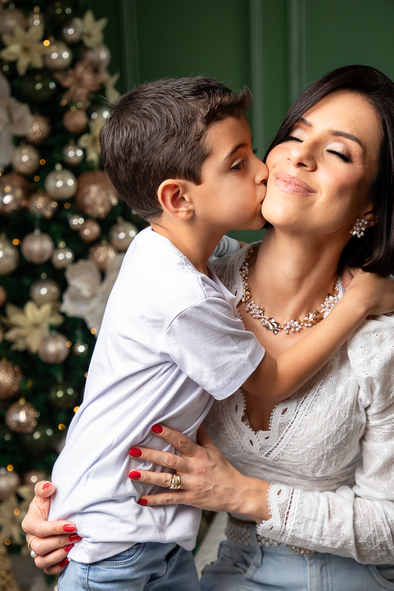 campanha-fotografica-de-natal-cenario-fotografico-de-natal-ideia-de-cenario-de-natal-fundo-fotografico-de-natal-fotos-de-natal-ideias-de-arvore-de-natal-fotos-de-natal-em-familia-natal-2025-tendencias-fotografo-em-barbcena-estudio-de-fotos-isabela-lobato