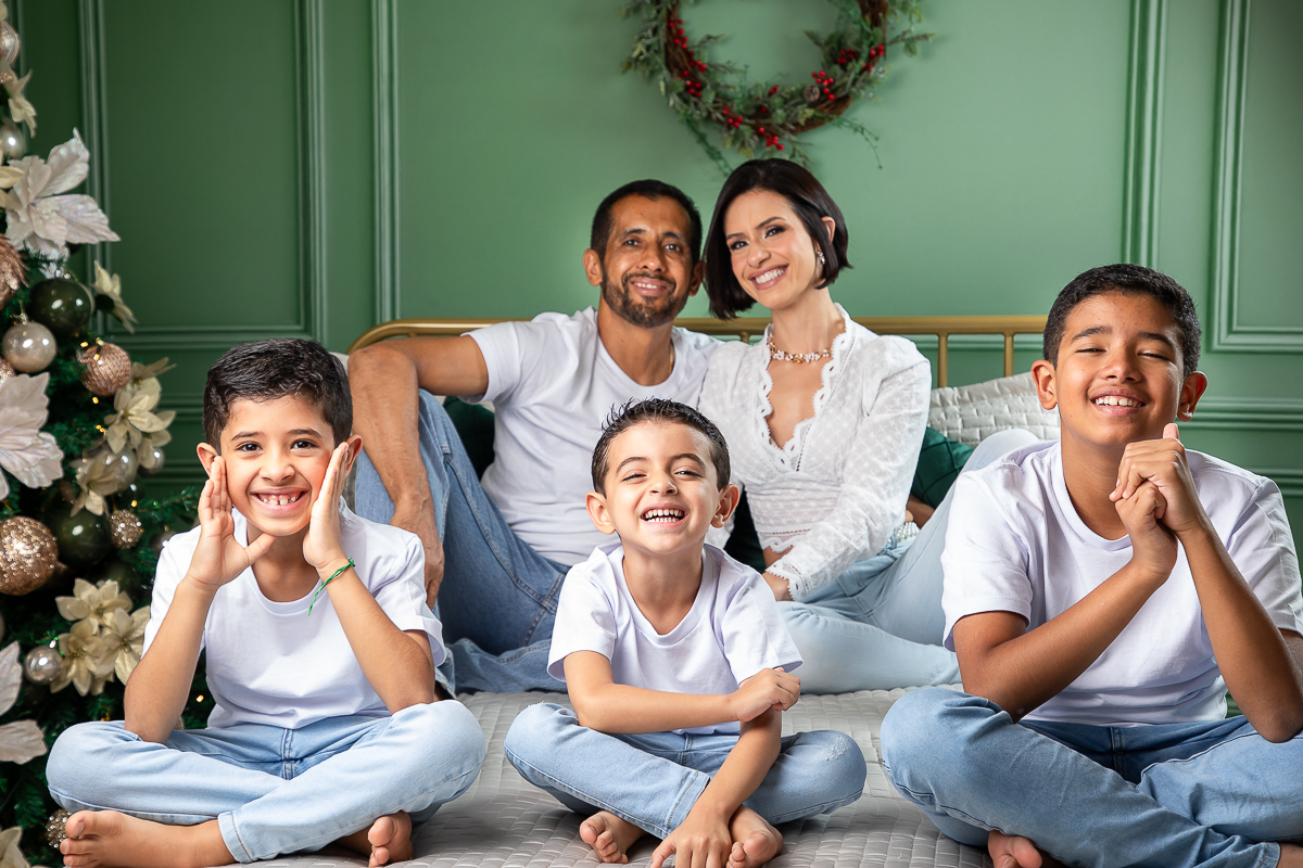 campanha-fotografica-de-natal-cenario-fotografico-de-natal-ideia-de-cenario-de-natal-fundo-fotografico-de-natal-fotos-de-natal-ideias-de-arvore-de-natal-fotos-de-natal-em-familia-natal-2025-tendencias-fotografo-em-barbcena-estudio-de-fotos-isabela-lobato