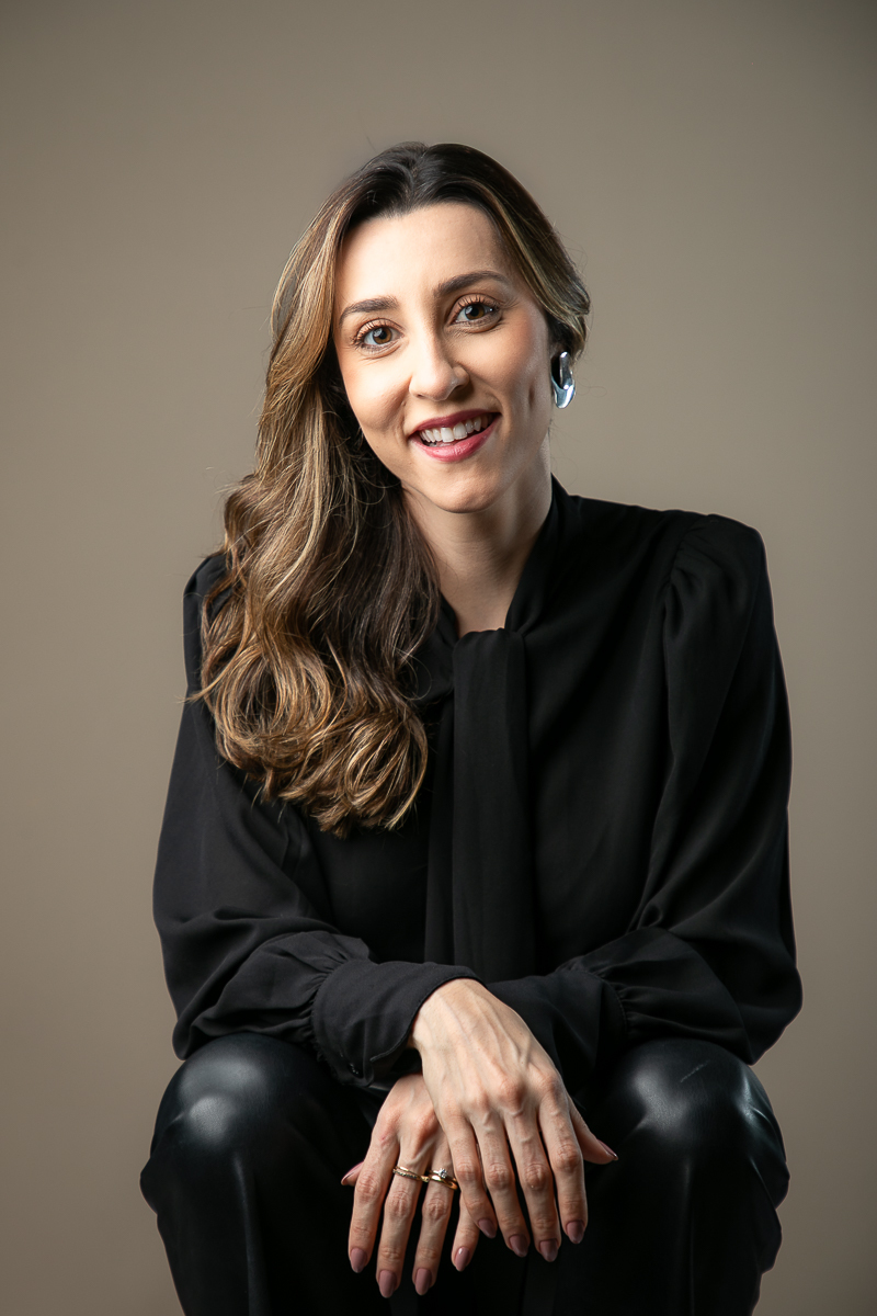 retrato-corporativo-fotografia-para-perfil-de-médico-medica-endocrinologia-e-metabologia-medico-endocrinologista-em-barbacena-mg-dra-bruna-magalhaes-melhor-medico-endocrino-de-barbacena-e-regiao-emagrecer-com-saude-fotografa-de-celebridades-isabela-lobato