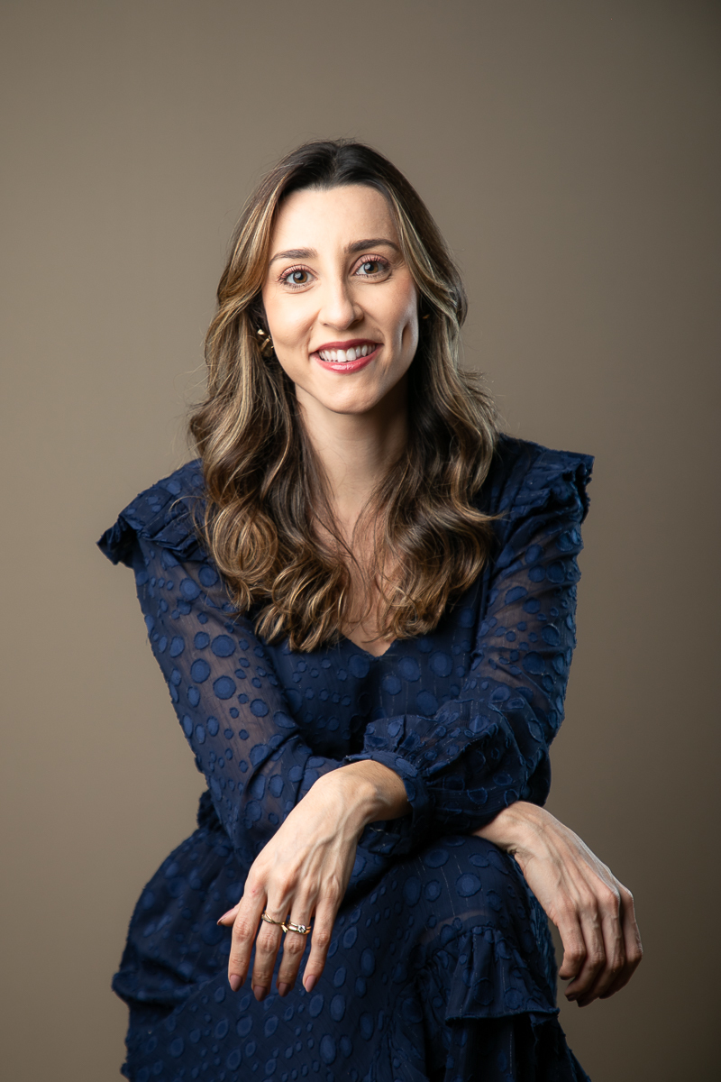 retrato-corporativo-fotografia-para-perfil-de-médico-medica-endocrinologia-e-metabologia-medico-endocrinologista-em-barbacena-mg-dra-bruna-magalhaes-melhor-medico-endocrino-de-barbacena-e-regiao-emagrecer-com-saude-fotografa-de-celebridades-isabela-lobato