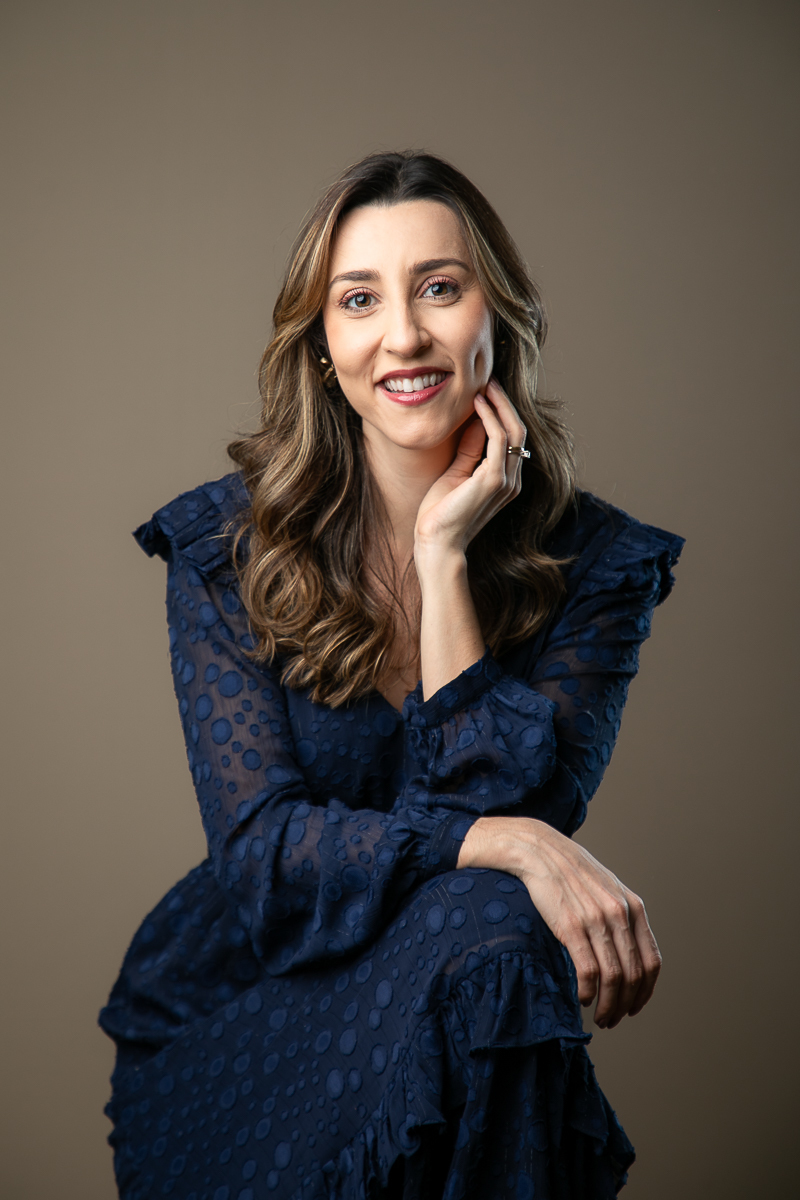 retrato-corporativo-fotografia-para-perfil-de-médico-medica-endocrinologia-e-metabologia-medico-endocrinologista-em-barbacena-mg-dra-bruna-magalhaes-melhor-medico-endocrino-de-barbacena-e-regiao-emagrecer-com-saude-fotografa-de-celebridades-isabela-lobato