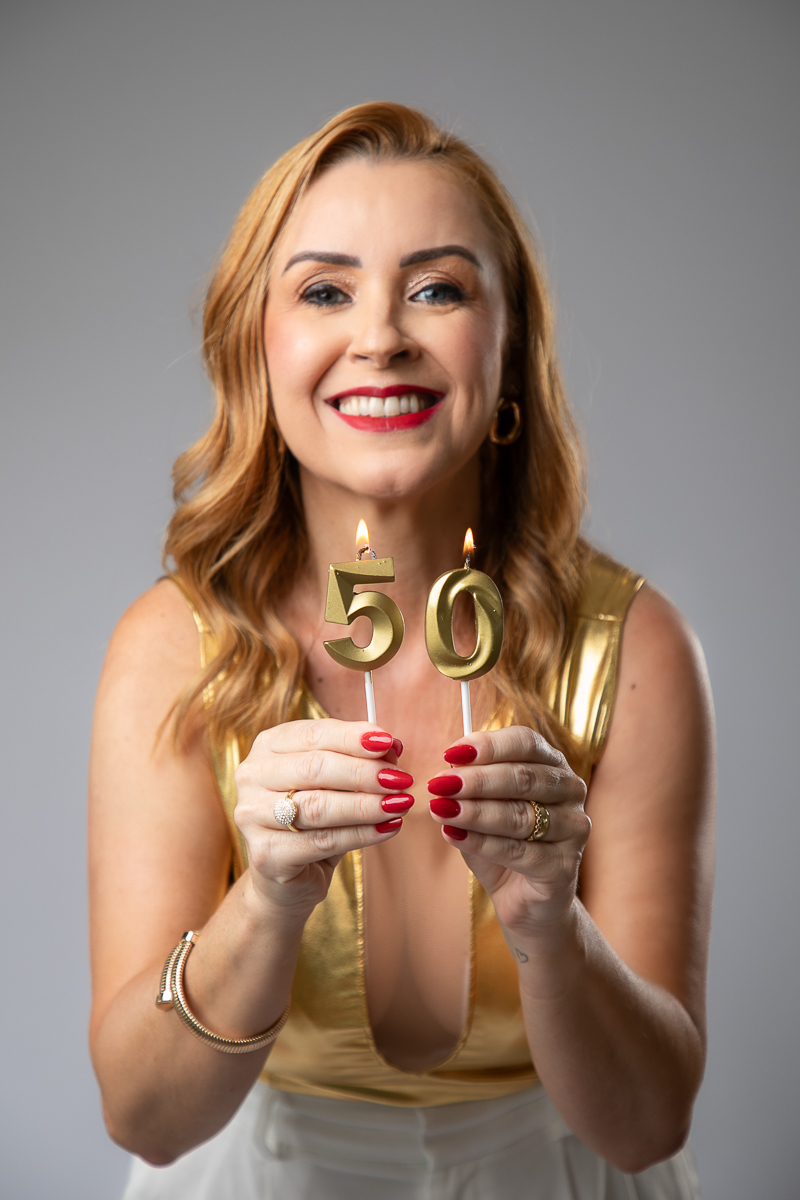 ensaio-fotografico-para-empoderamento-feminino-ensaio-fotografico-de-50-anos-ensaio-book-de-50-anos-ideia-de-poses-para-ensaio-fotografico-feminino-fotografo-de-modelo-profissional-fotografo-em-Barbacena-MG-melhor-fotografa-de-barbacena-isabela-lobato