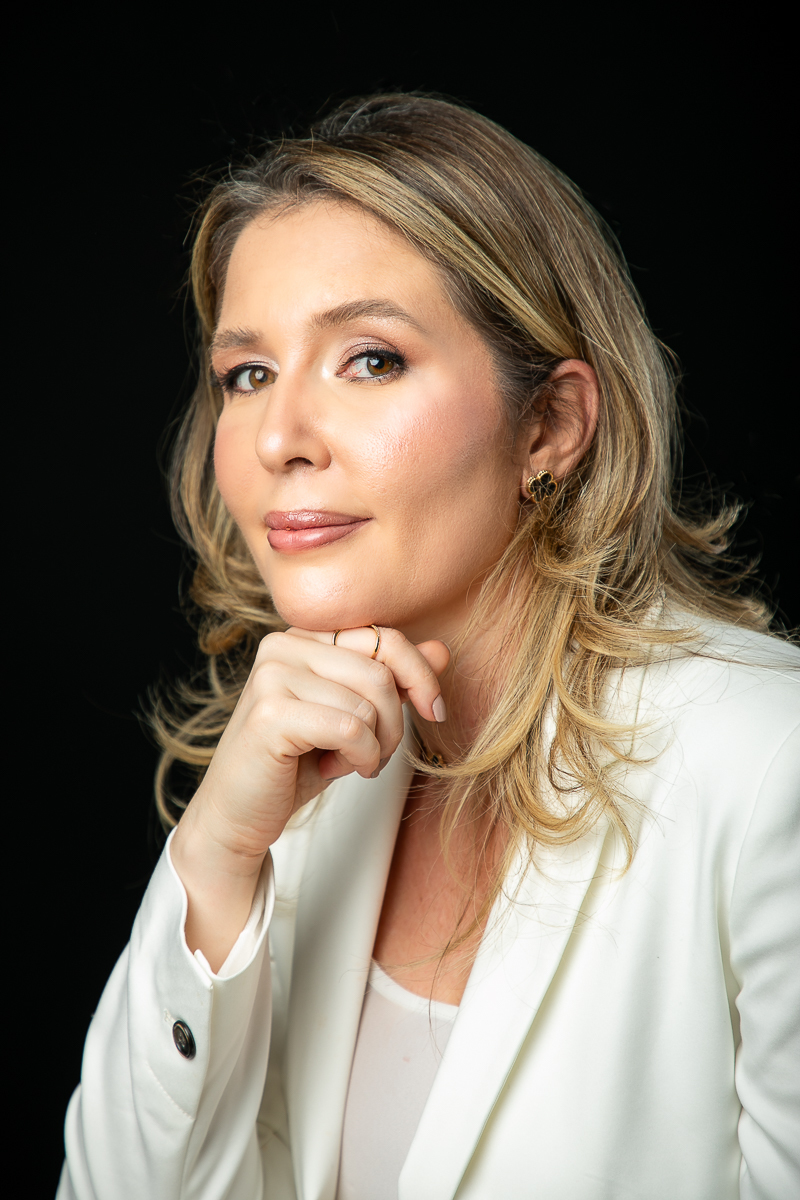 usg-dermatologica-usg-reumatologica-perfil-profissional-de-medico-fotografo-de-retratos-corporativo-mkt-pessoal-fotos-para-medicos-foto-para-perfil-corporativo-consultorio-medico-ultrassonografia-em-barbacena-ultrassonografia- especializada-mkt-medico