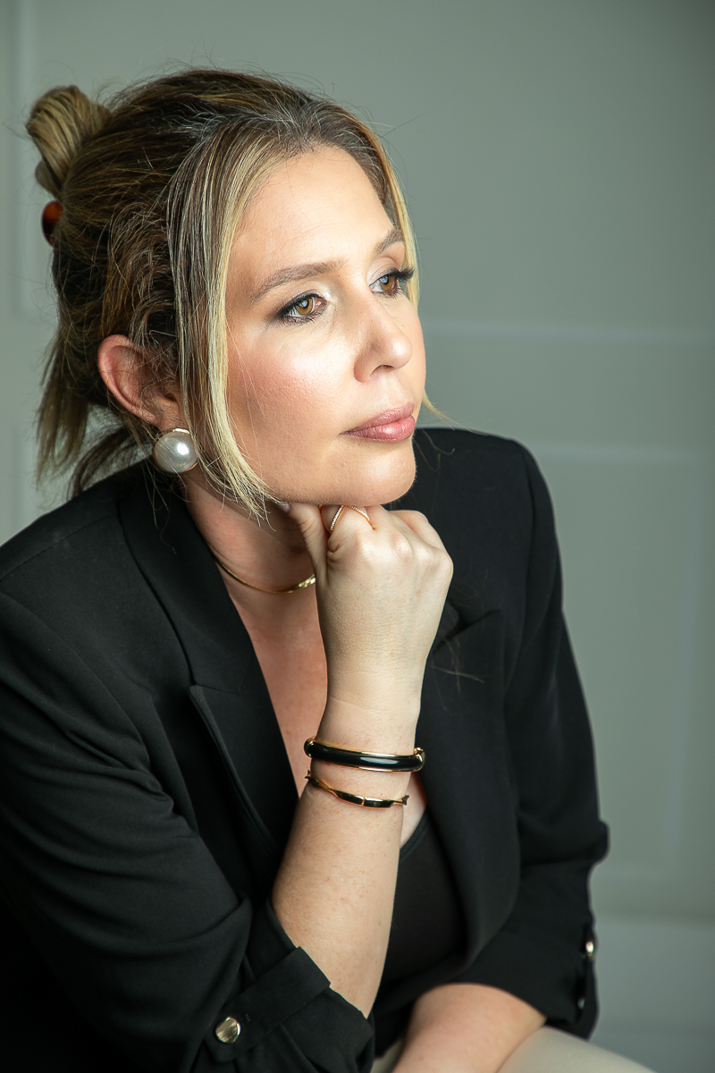 retrato-corporativo-fotos-para-perfil-profissional-de-medico-fotografo-de-retratos-corporativo-mkt-pessoal-fotos-para-medicos-foto-para-perfil-corporativo-consultorio-medico-ultrassonografia-em-barbacena-ultrassonografia- especializada-mkt-medico