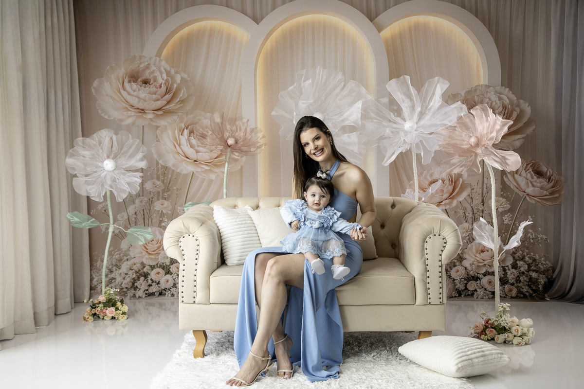 ensaio-fotografico-dia-das-maes-ensaio-dia-das-maes-cenario-do-dia-das-maes-inspiracao-de-cenario-fotografico-de-dia-das-maes-amor-de-mae-maternar-melhor-fotografo-de-barbacena-estudio-fotografico-em-barbacena-isabela-lobato-fotografia-dia-das-maes-2026