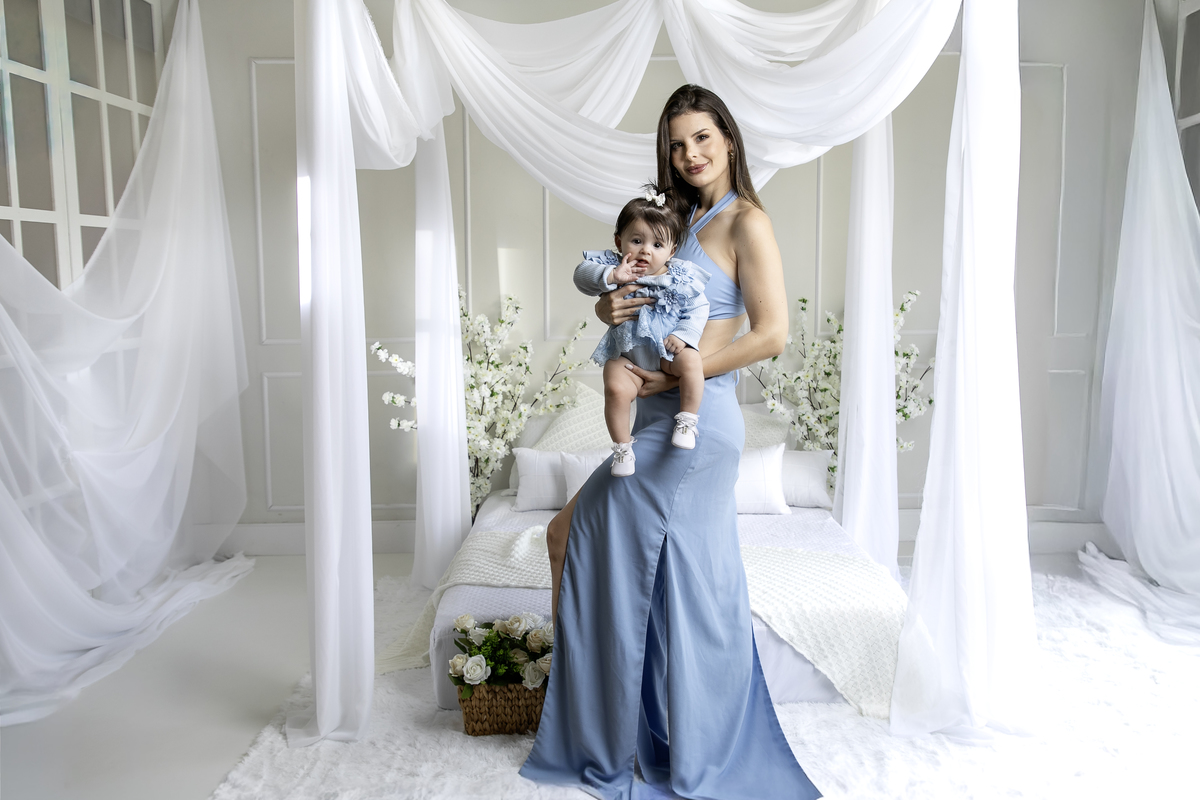 ensaio-fotografico-dia-das-maes-ensaio-dia-das-maes-cenario-do-dia-das-maes-inspiracao-de-cenario-fotografico-de-dia-das-maes-amor-de-mae-maternar-melhor-fotografo-de-barbacena-estudio-fotografico-em-barbacena-isabela-lobato-fotografia-dia-das-maes-2026