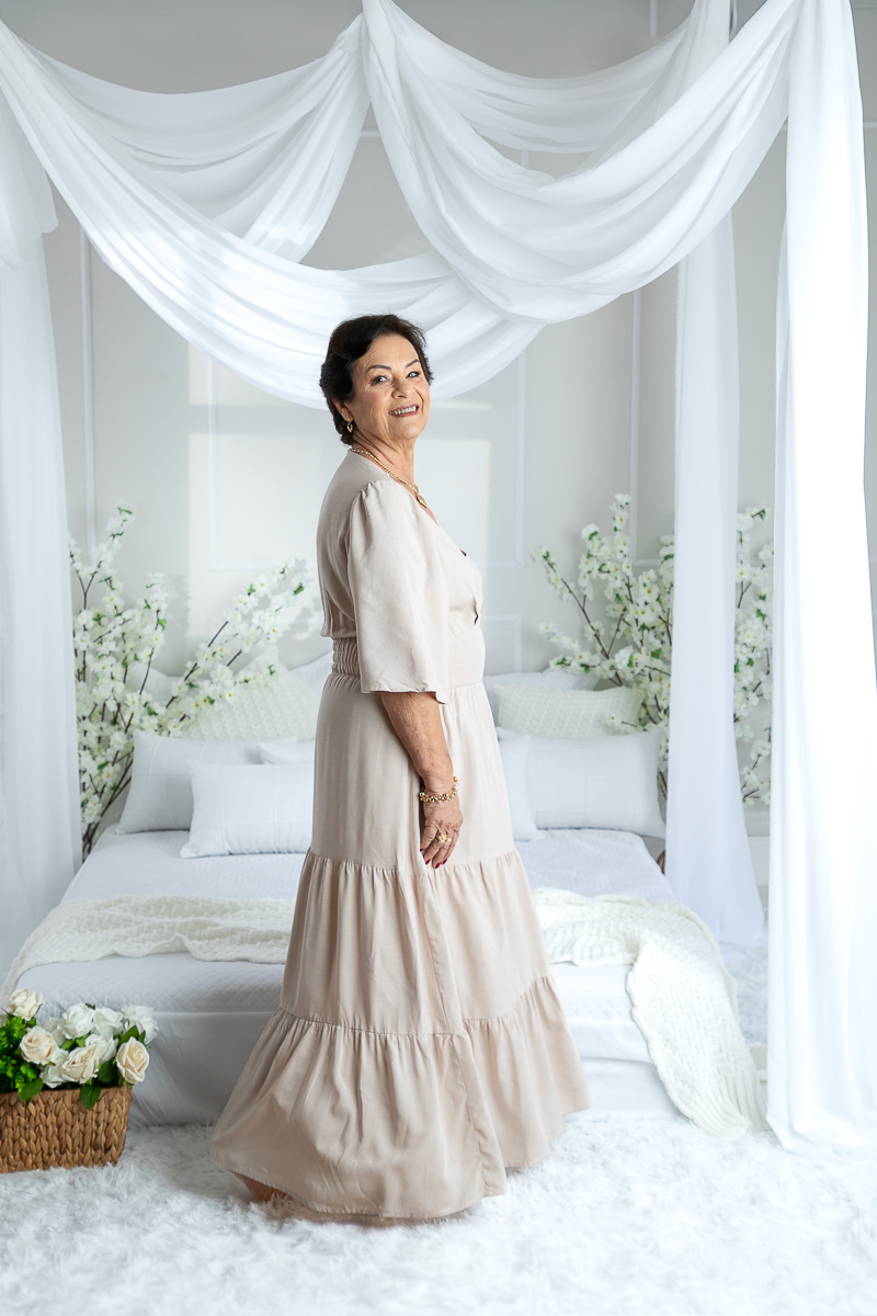 ensaio-fotografico-dia-das-maes-ensaio-dia-das-maes-cenario-do-dia-das-maes-inspiracao-de-cenario-fotografico-de-dia-das-maes-amor-de-mae-maternar-melhor-fotografo-de-barbacena-estudio-fotografico-em-barbacena-isabela-lobato-fotografia-dia-das-maes-2026