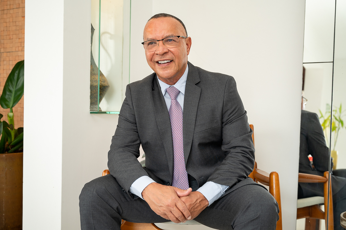 retrato-corporativo-mkt-digital-marketing-para-medico-foto-de-medico-retrato-corporativo-para-medico-fotos-para-posicionamento-digital-fotografo-de-retrato-fotografo-de-publicidade-isabela-lobato-fotografia-medico-nefrologista-barbacena-dr-andre-pimentel