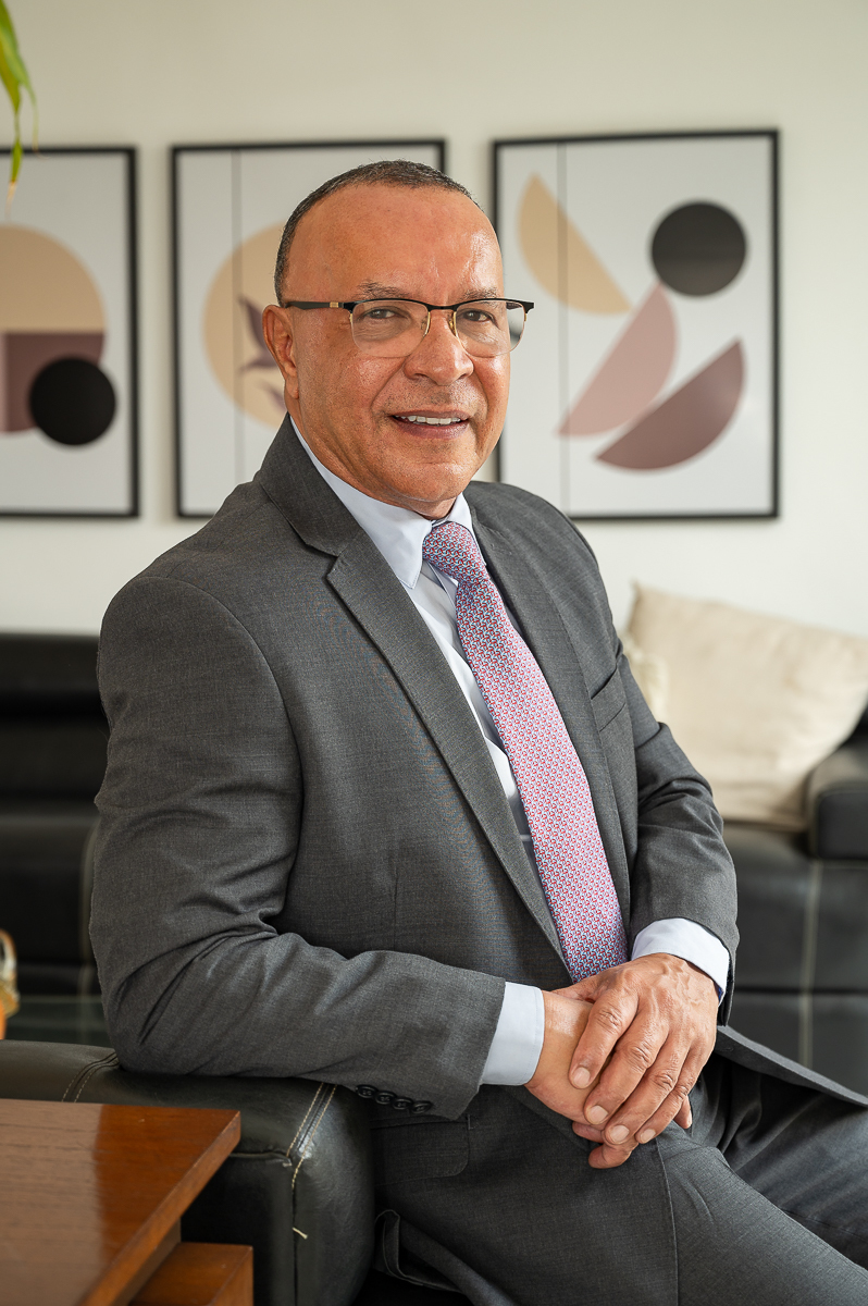 retrato-corporativo-mkt-digital-marketing-para-medico-foto-de-medico-retrato-corporativo-para-medico-fotos-para-posicionamento-digital-fotografo-de-retrato-fotografo-de-publicidade-isabela-lobato-fotografia-medico-nefrologista-barbacena-dr-andre-pimentel