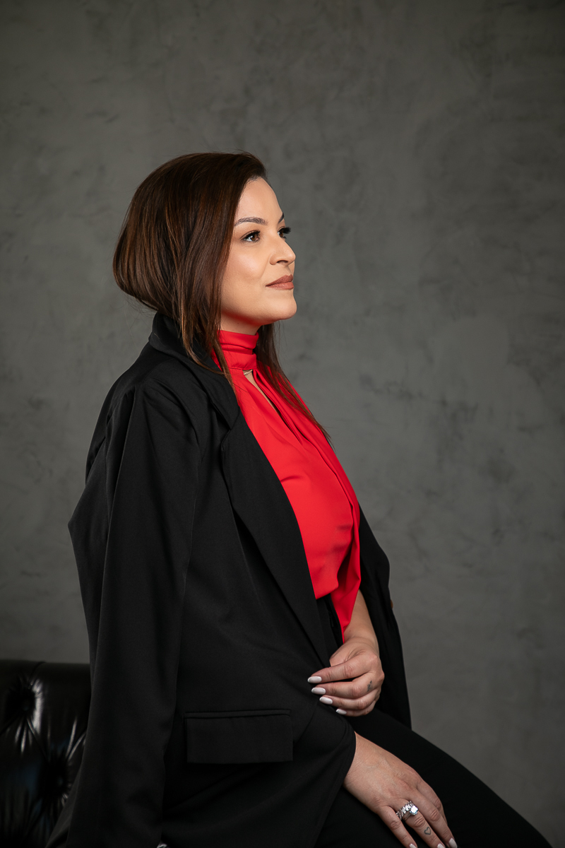 fotografa-de-retrato-corporativo-fotos-para-mkt-advogado-fotografo-que-trabalha-com-retrato-corporativo-em-barbacena-e-regiao-isabela-lobato-fotografia