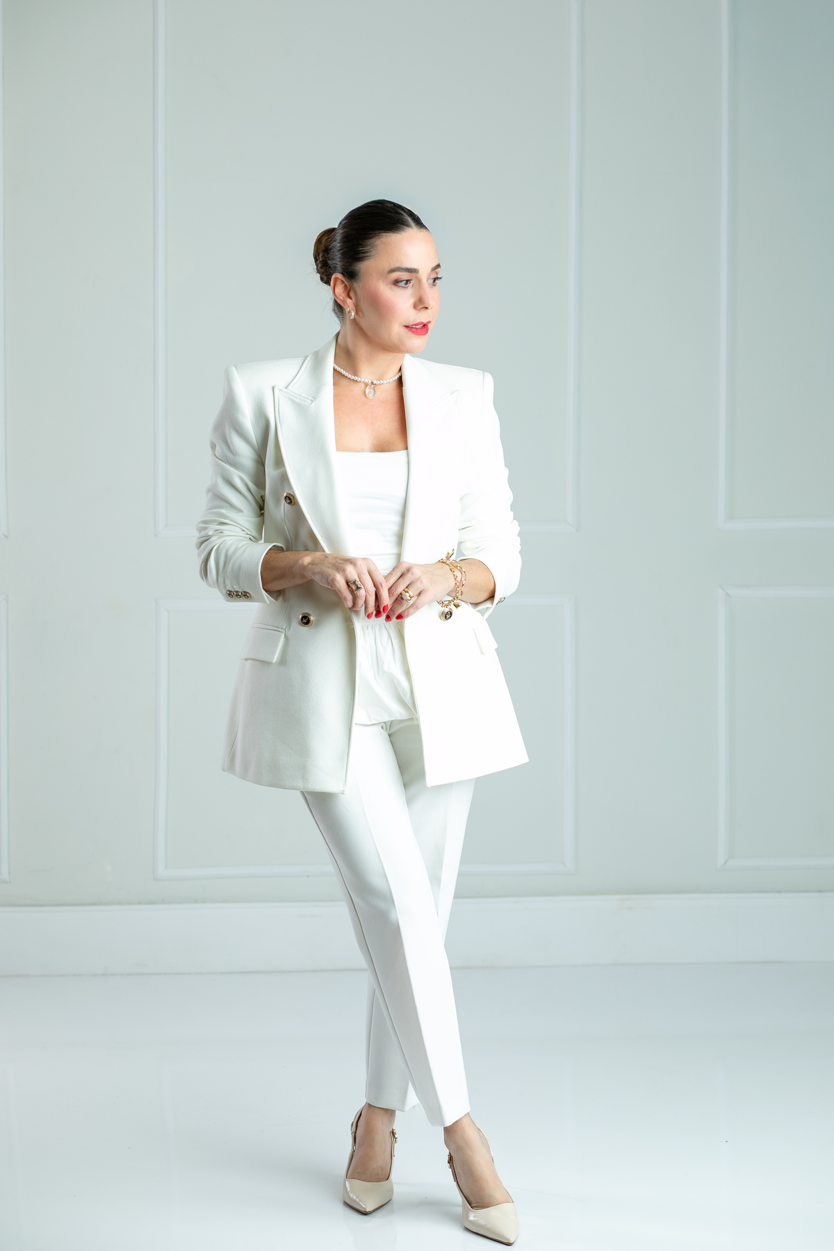 retrato-corporativo-consultora-de-modas-elegancia-sem-rotulos-curadoria-da-elegancia-imagem-e-posicionamento-retrato-corporativo-moda-e-beleza-elgancia-e-sofisticacao-fotografo-em-barbacena-mg-isabela-lobato-fotograafia