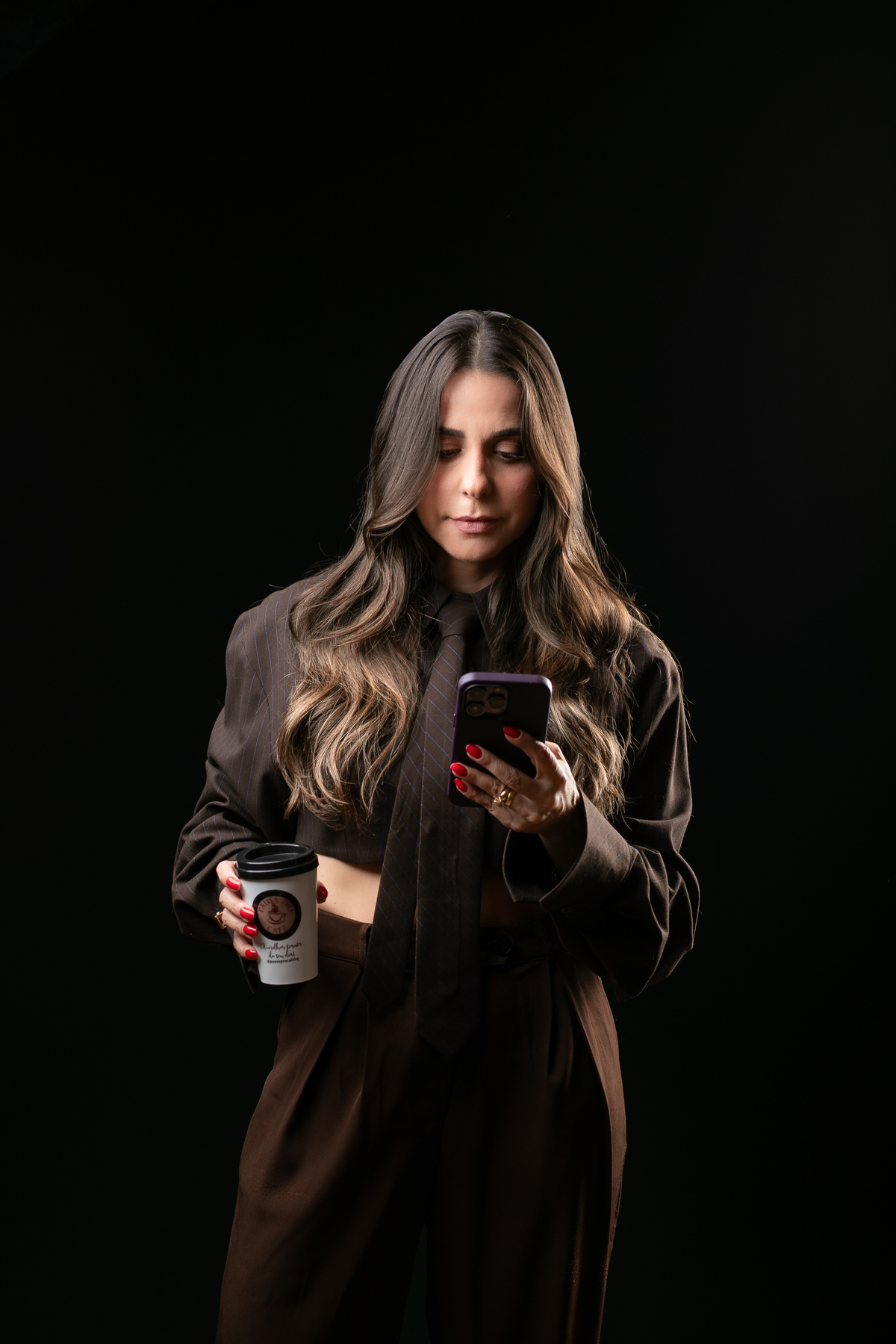 retrato-corporativo-consultora-de-modas-elegancia-sem-rotulos-curadoria-da-elegancia-imagem-e-posicionamento-retrato-corporativo-moda-e-beleza-elgancia-e-sofisticacao-fotografo-em-barbacena-mg-isabela-lobato-fotograafia