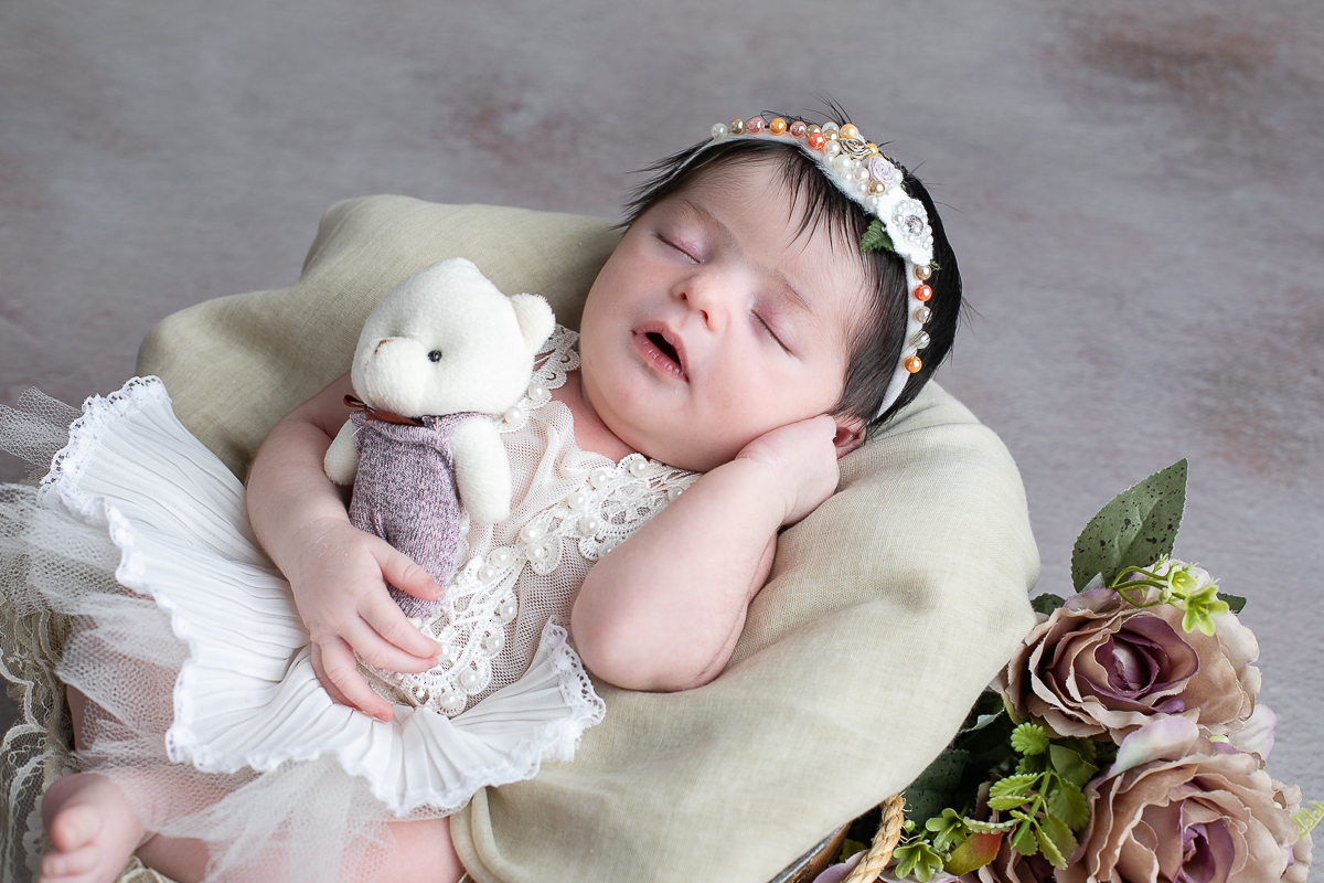 ensaio-newborn-ensaio-fotografico-de-bebe-recem-nascido-fotografa-de-recem-nascido-em-barbacena-minas-gerais-melhor-fotografa-de-conselheiro-lafaiete-barbacena-fotografa-em-alto-rio-doce-fotografa-infantil-minas-gerais-isabela-lobato-fotografia-barbacena
