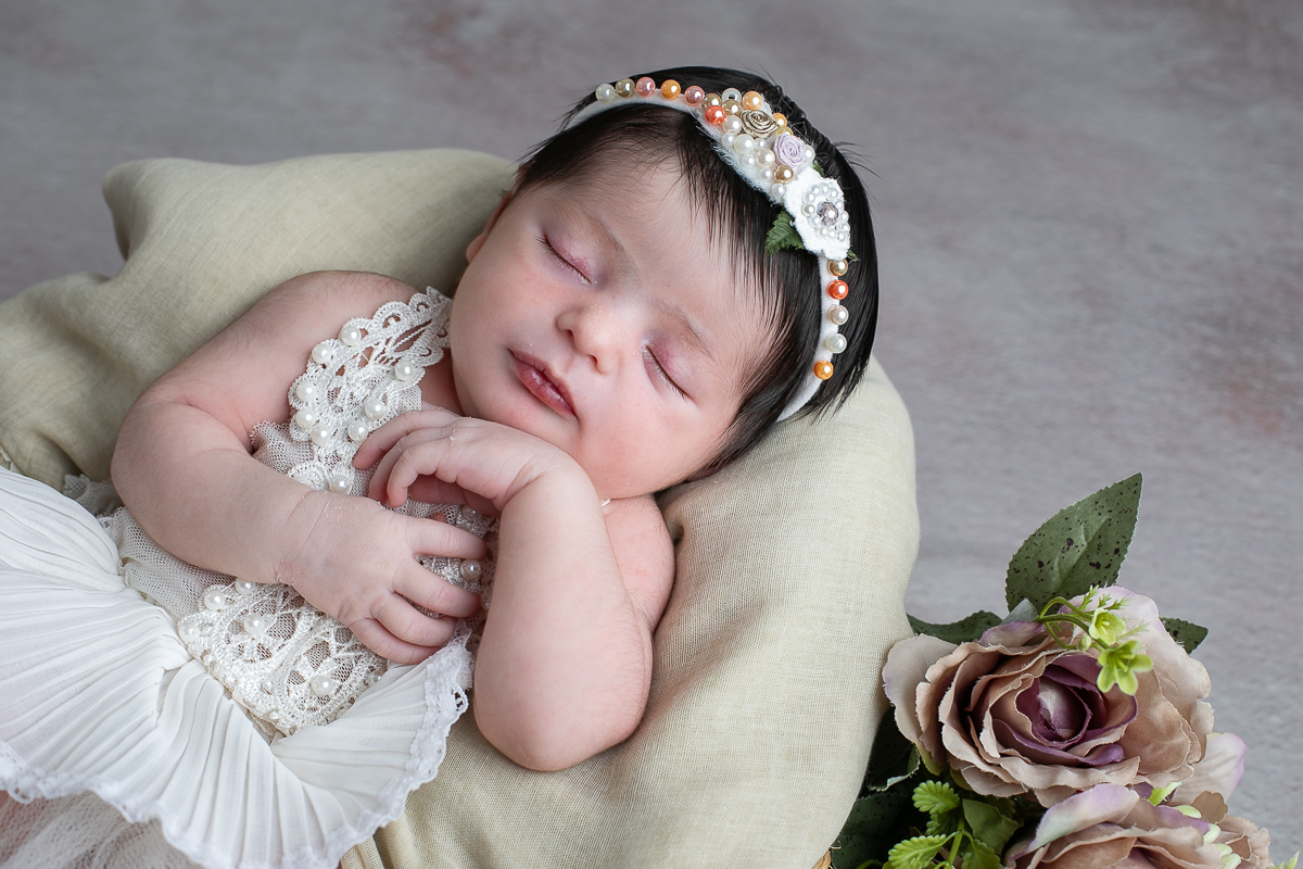 ensaio-newborn-ensaio-fotografico-de-bebe-recem-nascido-fotografa-de-recem-nascido-em-barbacena-minas-gerais-melhor-fotografa-de-conselheiro-lafaiete-barbacena-fotografa-em-alto-rio-doce-fotografa-infantil-minas-gerais-isabela-lobato-fotografia-barbacena