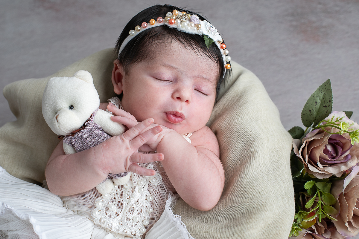 ensaio-newborn-ensaio-fotografico-de-bebe-recem-nascido-fotografa-de-recem-nascido-em-barbacena-minas-gerais-melhor-fotografa-de-conselheiro-lafaiete-barbacena-fotografa-em-alto-rio-doce-fotografa-infantil-minas-gerais-isabela-lobato-fotografia-barbacena