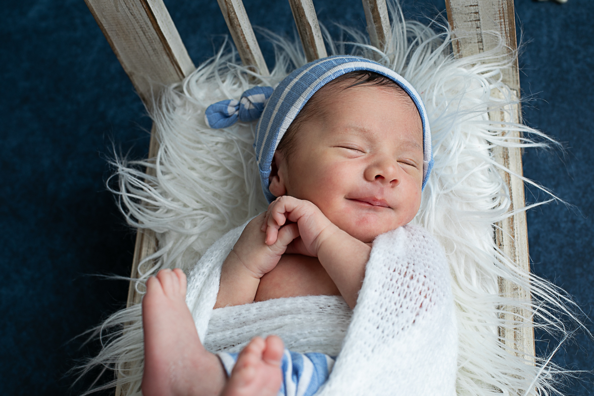 ensaio-newborn-ensaio-fotografico-de-bebe-recem-nascido-fotografa-de-recem-nascido-em-barbacena-minas-gerais-melhor-fotografa-de-conselheiro-lafaiete-barbacena-fotografa-em-alto-rio-doce-fotografa-infantil-minas-gerais-isabela-lobato-fotografia-barbacena