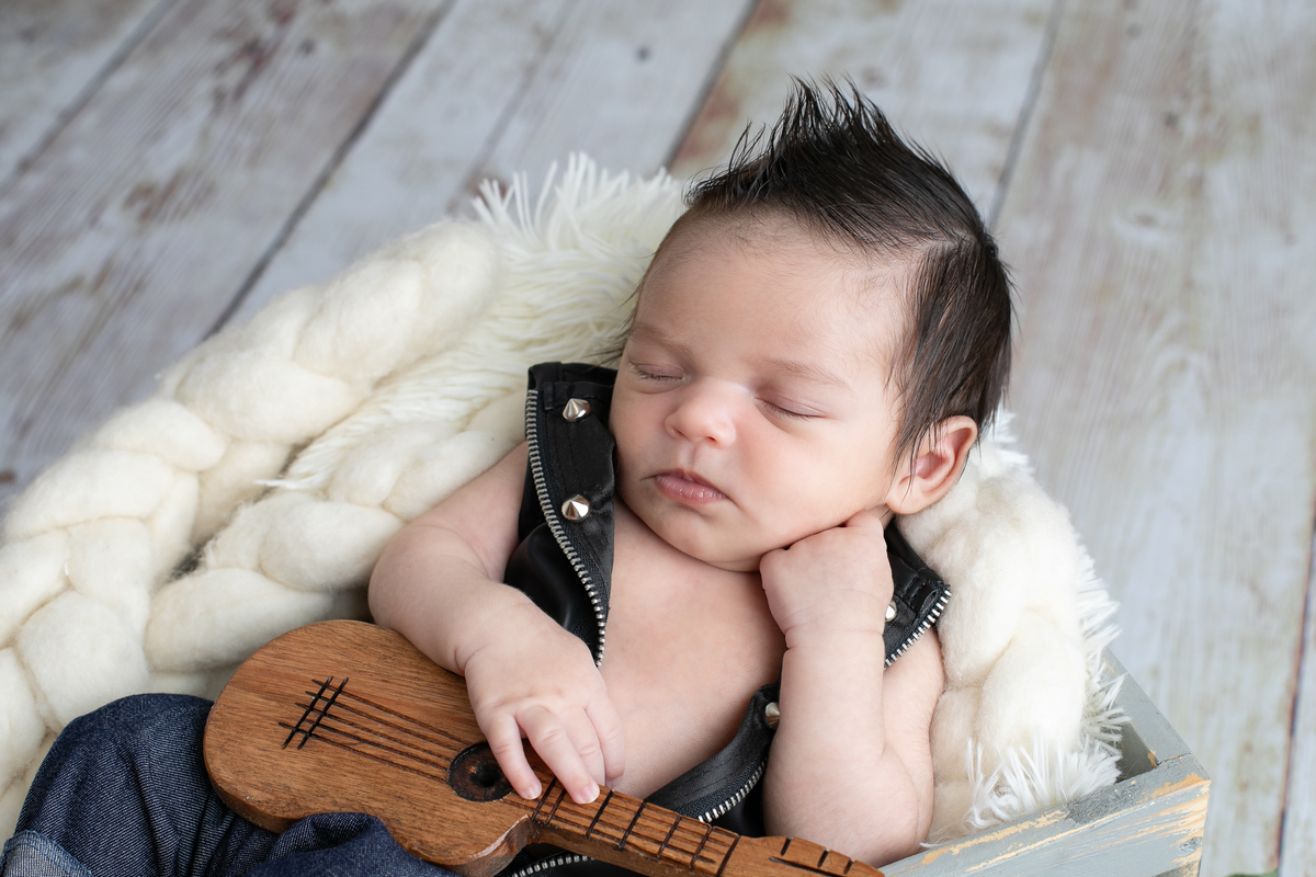 ensaio-newborn-ensaio-fotografico-de-bebe-recem-nascido-fotografa-de-recem-nascido-em-barbacena-minas-gerais-melhor-fotografa-de-conselheiro-lafaiete-barbacena-fotografa-em-alto-rio-doce-fotografa-infantil-minas-gerais-isabela-lobato-fotografia-barbacena