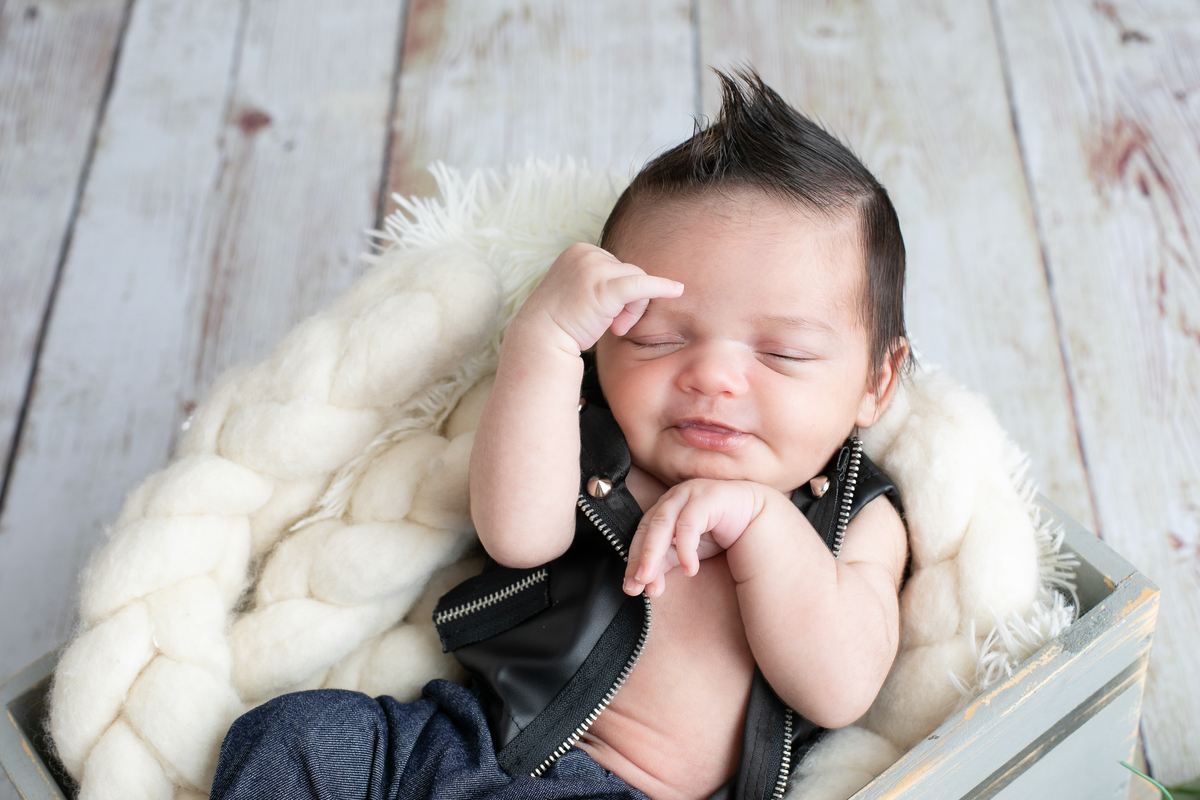 ensaio-newborn-ensaio-fotografico-de-bebe-recem-nascido-fotografa-de-recem-nascido-em-barbacena-minas-gerais-melhor-fotografa-de-conselheiro-lafaiete-barbacena-fotografa-em-alto-rio-doce-fotografa-infantil-minas-gerais-isabela-lobato-fotografia-barbacena