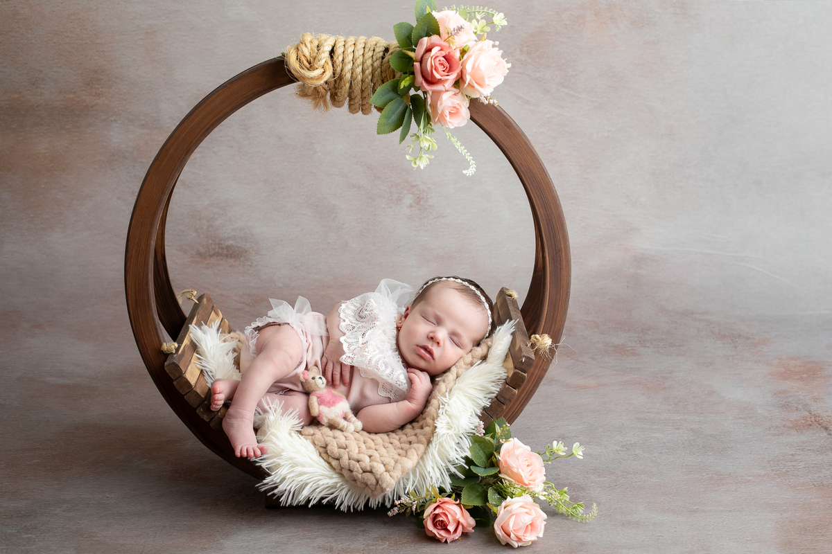 ensaio-newborn-ensaio-fotografico-de-bebe-recem-nascido-fotografa-de-recem-nascido-em-barbacena-minas-gerais-melhor-fotografa-de-conselheiro-lafaiete-barbacena-fotografa-em-alto-rio-doce-fotografa-infantil-minas-gerais-isabela-lobato-fotografia-barbacena