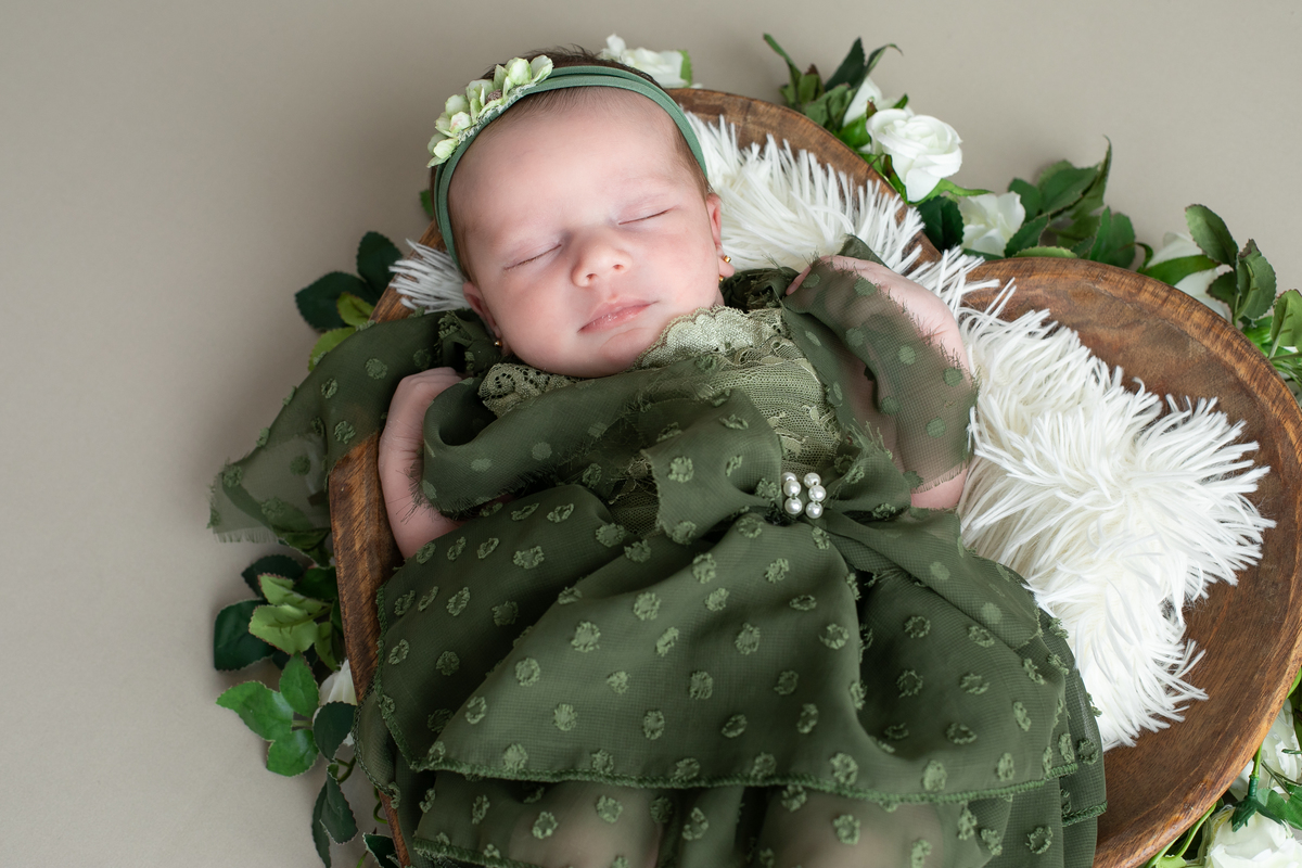 ensaio-newborn-ensaio-fotografico-de-bebe-recem-nascido-fotografa-de-recem-nascido-em-barbacena-minas-gerais-melhor-fotografa-de-conselheiro-lafaiete-barbacena-fotografa-em-alto-rio-doce-fotografa-infantil-minas-gerais-isabela-lobato-fotografia-barbacena
