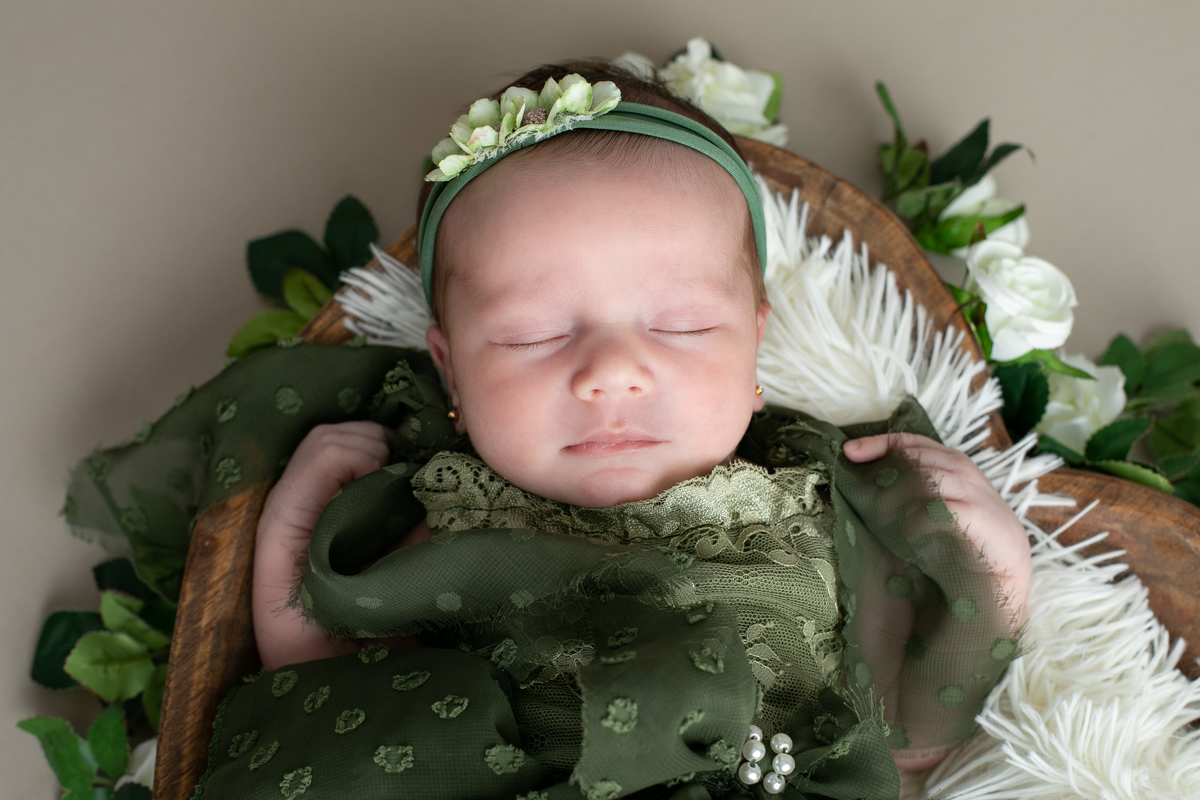 ensaio-newborn-ensaio-fotografico-de-bebe-recem-nascido-fotografa-de-recem-nascido-em-barbacena-minas-gerais-melhor-fotografa-de-conselheiro-lafaiete-barbacena-fotografa-em-alto-rio-doce-fotografa-infantil-minas-gerais-isabela-lobato-fotografia-barbacena