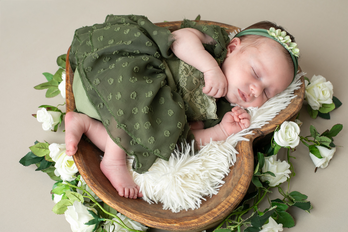 ensaio-newborn-ensaio-fotografico-de-bebe-recem-nascido-fotografa-de-recem-nascido-em-barbacena-minas-gerais-melhor-fotografa-de-conselheiro-lafaiete-barbacena-fotografa-em-alto-rio-doce-fotografa-infantil-minas-gerais-isabela-lobato-fotografia-barbacena