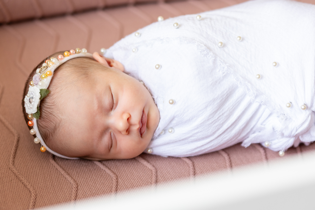 ensaio-newborn-lifestyle-ensaio-de-bebe-recem-nascido-fotografa-de-recem-nascido-em-barbacena-minas-gerais-melhor-fotografa-de-conselheiro-lafaiete-barbacena-fotografa-em-alto-rio-doce-fotografa-infantil-minas-gerais-isabela-lobato-fotografia-barbacena