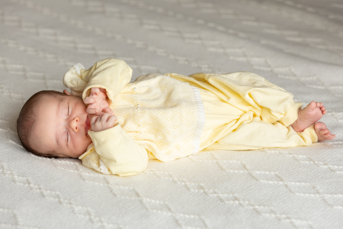 ensaio-newborn-lifestyle-ensaio-de-bebe-recem-nascido-fotografa-de-recem-nascido-em-barbacena-minas-gerais-melhor-fotografa-de-conselheiro-lafaiete-barbacena-fotografa-em-alto-rio-doce-fotografa-infantil-minas-gerais-isabela-lobato-fotografia-barbacena
