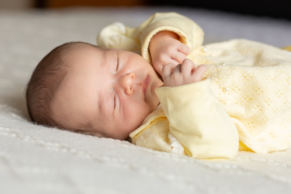 ensaio-newborn-lifestyle-ensaio-de-bebe-recem-nascido-fotografa-de-recem-nascido-em-barbacena-minas-gerais-melhor-fotografa-de-conselheiro-lafaiete-barbacena-fotografa-em-alto-rio-doce-fotografa-infantil-minas-gerais-isabela-lobato-fotografia-barbacena
