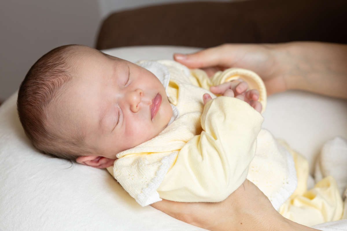 ensaio-newborn-lifestyle-ensaio-de-bebe-recem-nascido-fotografa-de-recem-nascido-em-barbacena-minas-gerais-melhor-fotografa-de-conselheiro-lafaiete-barbacena-fotografa-em-alto-rio-doce-fotografa-infantil-minas-gerais-isabela-lobato-fotografia-barbacena
