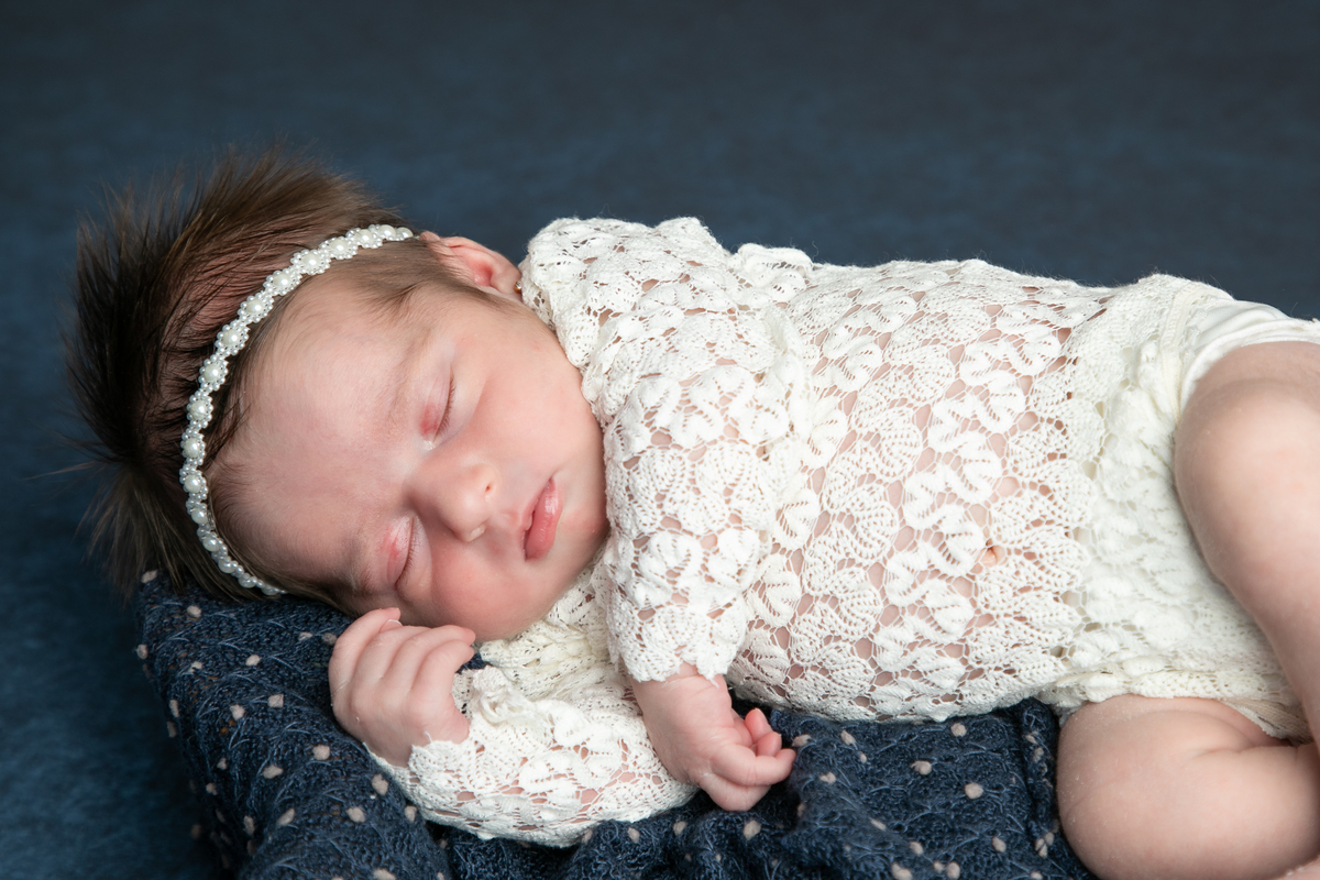 ensaio-newborn-ensaio-fotografico-de-bebe-recem-nascido-fotografa-de-recem-nascido-em-barbacena-minas-gerais-melhor-fotografa-de-conselheiro-lafaiete-barbacena-fotografa-em-alto-rio-doce-fotografa-infantil-minas-gerais-isabela-lobato-fotografia-barbacena