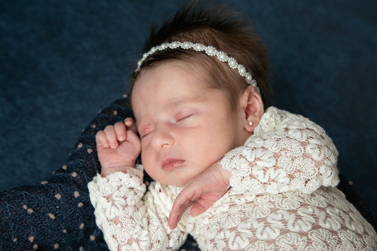 ensaio-newborn-ensaio-fotografico-de-bebe-recem-nascido-fotografa-de-recem-nascido-em-barbacena-minas-gerais-melhor-fotografa-de-conselheiro-lafaiete-barbacena-fotografa-em-alto-rio-doce-fotografa-infantil-minas-gerais-isabela-lobato-fotografia-barbacena