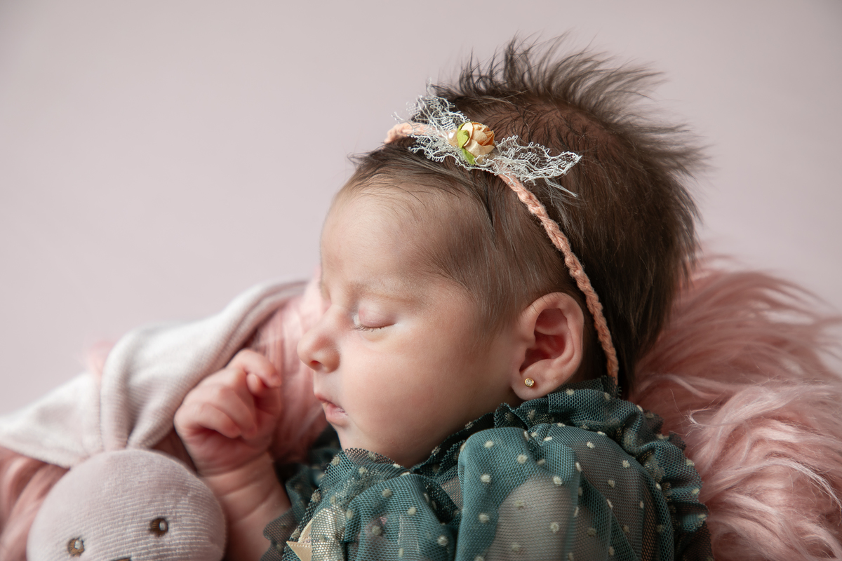 ensaio-newborn-ensaio-fotografico-de-bebe-recem-nascido-fotografa-de-recem-nascido-em-barbacena-minas-gerais-melhor-fotografa-de-conselheiro-lafaiete-barbacena-fotografa-em-alto-rio-doce-fotografa-infantil-minas-gerais-isabela-lobato-fotografia-barbacena
