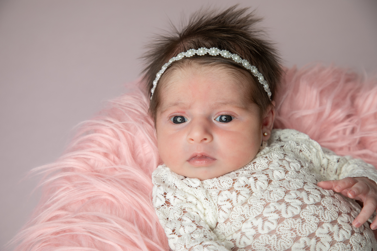 ensaio-newborn-ensaio-fotografico-de-bebe-recem-nascido-fotografa-de-recem-nascido-em-barbacena-minas-gerais-melhor-fotografa-de-conselheiro-lafaiete-barbacena-fotografa-em-alto-rio-doce-fotografa-infantil-minas-gerais-isabela-lobato-fotografia-barbacena