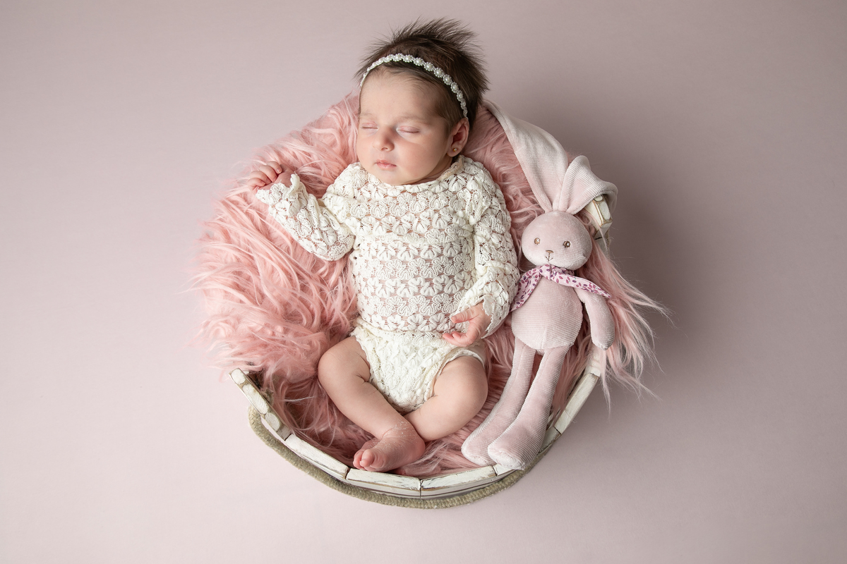ensaio-newborn-ensaio-fotografico-de-bebe-recem-nascido-fotografa-de-recem-nascido-em-barbacena-minas-gerais-melhor-fotografa-de-conselheiro-lafaiete-barbacena-fotografa-em-alto-rio-doce-fotografa-infantil-minas-gerais-isabela-lobato-fotografia-barbacena