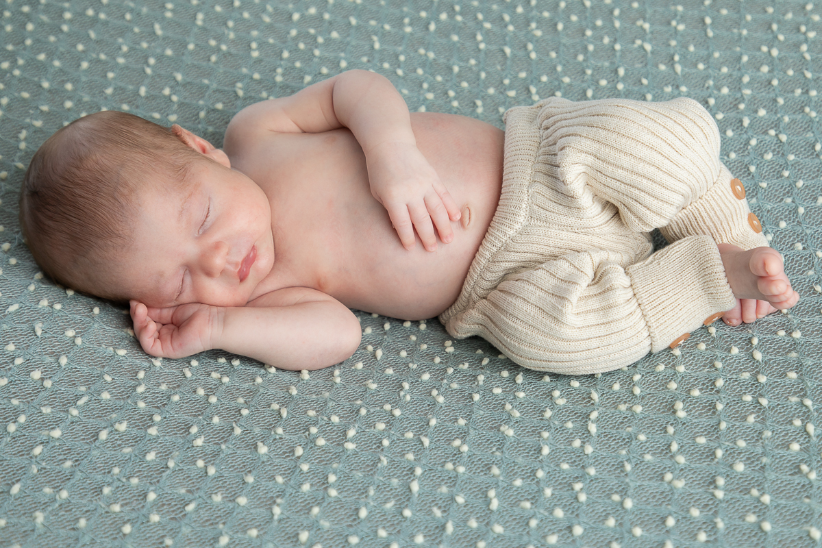 ensaio-newborn-ensaio-fotografico-de-bebe-recem-nascido-fotografa-de-recem-nascido-em-barbacena-minas-gerais-melhor-fotografa-de-conselheiro-lafaiete-barbacena-fotografa-em-alto-rio-doce-fotografa-infantil-minas-gerais-isabela-lobato-fotografia-barbacena