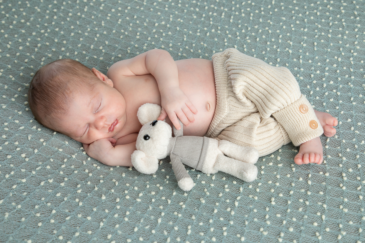 ensaio-newborn-ensaio-fotografico-de-bebe-recem-nascido-fotografa-de-recem-nascido-em-barbacena-minas-gerais-melhor-fotografa-de-conselheiro-lafaiete-barbacena-fotografa-em-alto-rio-doce-fotografa-infantil-minas-gerais-isabela-lobato-fotografia-barbacena