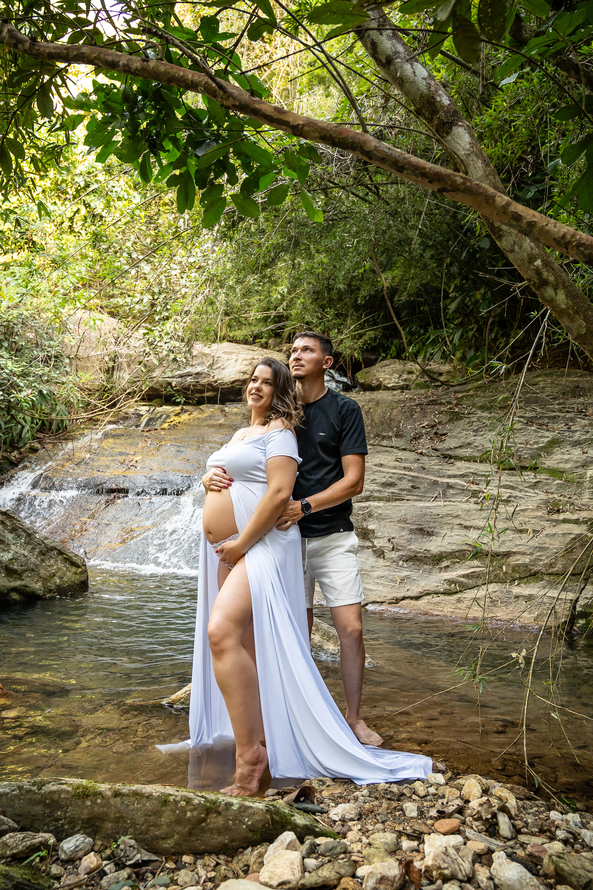 ensaio-gestante-em-barbacena-fotografa-de-gestante-isabela-lobato-fotografia-gestacao-9-meses-look-de-gestante-fazenda-do-tingua-santa-barbara-do-tugurio-mg-externo-em-barbacena-em-barbacena-estudio-fotos-isabela-lobato-fotografia