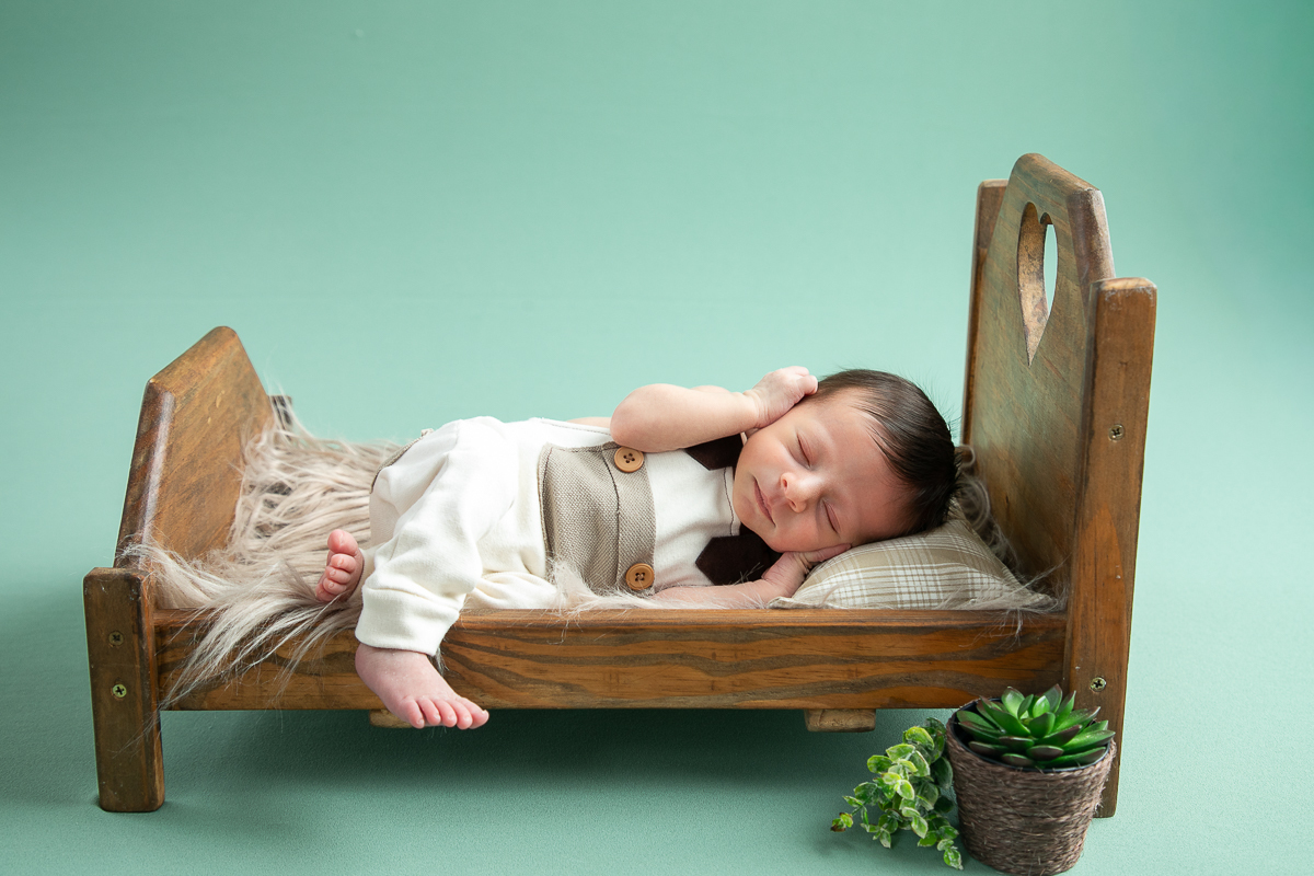 ensaio-fotografico-de-recem-nascido-em-barbacena-fotografa-especializada-em-bebes-recem-nascido-melhor-fotografo-de-barbacena-fotografo-de-aniversario-infantil-em-barbacena-referencia-em-fotografia-em-barbacena-e-regiao-estudio-fotografico-isabela-lobato