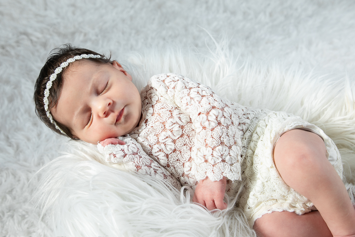 ensaio-newborn-ensaio-fotografico-de-bebe-recem-nascido-fotografa-de-recem-nascido-em-barbacena-minas-gerais-melhor-fotografa-de-conselheiro-lafaiete-barbacena-fotografa-em-alto-rio-doce-fotografa-infantil-minas-gerais-isabela-lobato-fotografia-barbacena