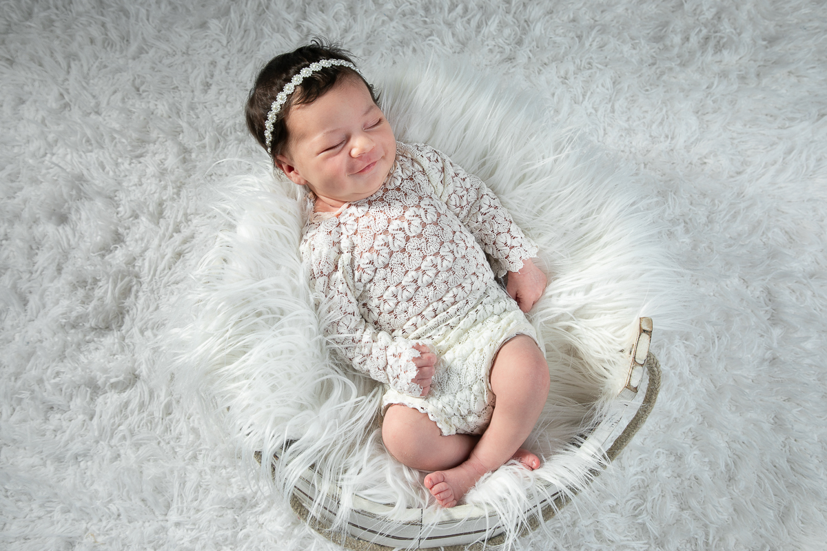 ensaio-newborn-ensaio-fotografico-de-bebe-recem-nascido-fotografa-de-recem-nascido-em-barbacena-minas-gerais-melhor-fotografa-de-conselheiro-lafaiete-barbacena-fotografa-em-alto-rio-doce-fotografa-infantil-minas-gerais-isabela-lobato-fotografia-barbacena