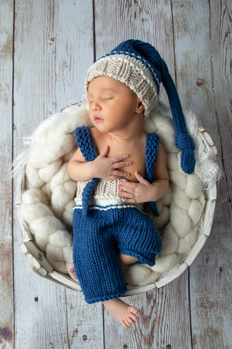 ensaio-newborn-ensaio-fotografico-de-bebe-recem-nascido-fotografa-de-recem-nascido-em-barbacena-minas-gerais-melhor-fotografa-de-conselheiro-lafaiete-barbacena-fotografa-em-alto-rio-doce-fotografa-infantil-minas-gerais-isabela-lobato-fotografia-barbacena
