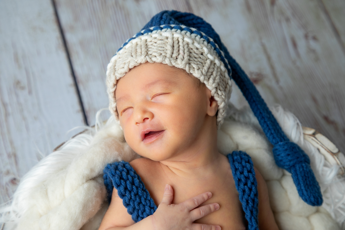 ensaio-newborn-ensaio-fotografico-de-bebe-recem-nascido-fotografa-de-recem-nascido-em-barbacena-minas-gerais-melhor-fotografa-de-conselheiro-lafaiete-barbacena-fotografa-em-alto-rio-doce-fotografa-infantil-minas-gerais-isabela-lobato-fotografia-barbacena